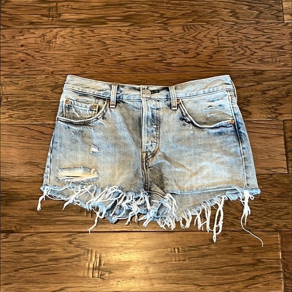 Levi’s 501 2” Inseam High Rise Shorts Size 27 - Picture 1 of 16